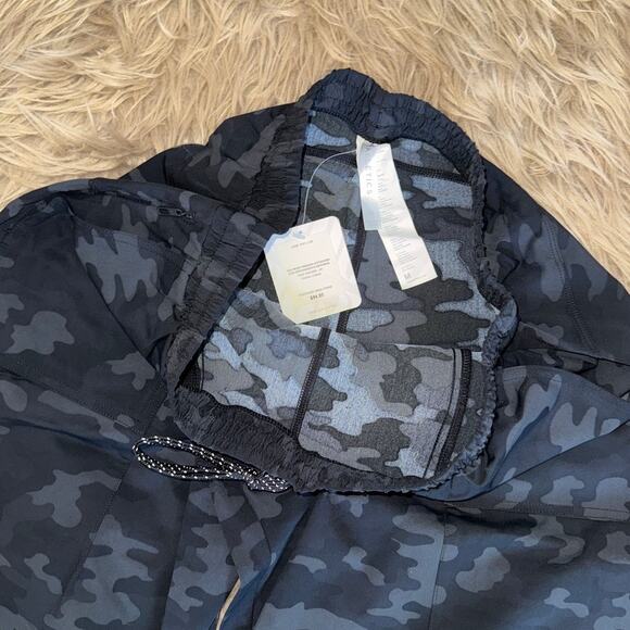 New Fabletics The One Jogger Women's Tonal Camo size M - Picture 7 of 12